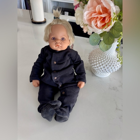 Lifelike Lee Middleton doll - Picture 9 of 10